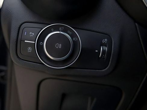 Used 2023 Alfa Romeo Stelvio Quadrifoglio image 48