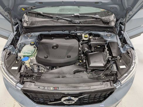 Used 2021 Volvo XC40 T5 R-Design w/ Advanced Package image 14