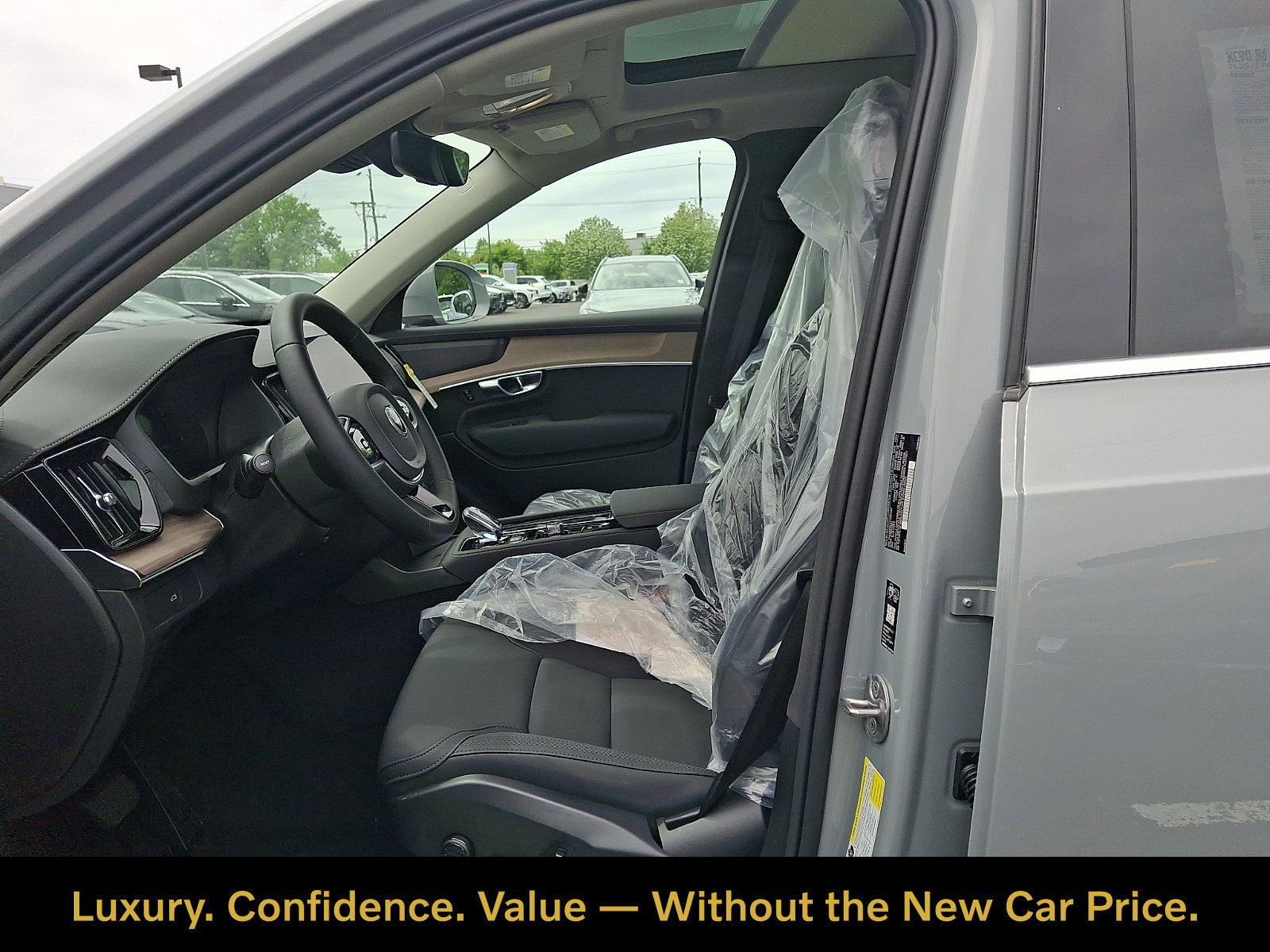 Certified 2026 Volvo XC90 B6 Plus w/ Protection Package Premier AWD/4WD image 9