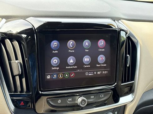 Used 2023 Chevrolet Traverse Premier FWD image 41