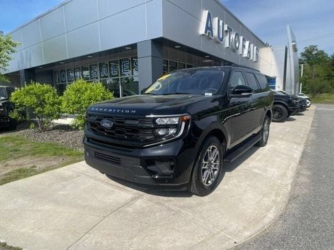 Certified 2025 Ford Expedition Active AWD/4WD image 5