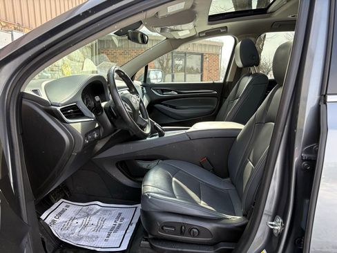 Used 2020 Buick Enclave Essence image 14