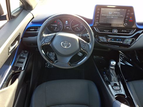 Used 2021 Toyota C-HR XLE image 12
