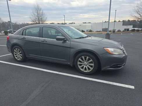Used 2013 Chrysler 200 Touring image 10