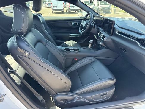 Used 2026 Ford Mustang Premium RWD image 26