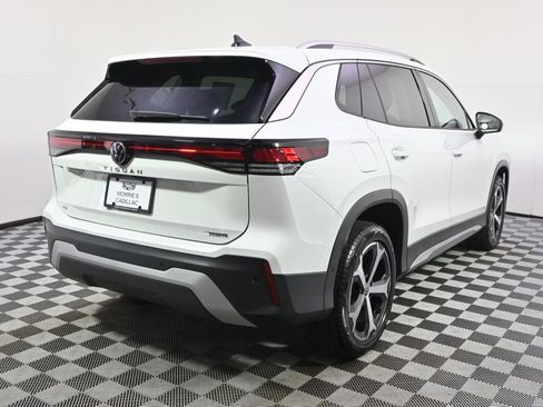 Used 2026 Volkswagen Tiguan SE AWD/4WD image 6
