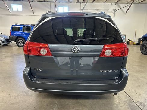 Used 2006 Toyota Sienna XLE image 4