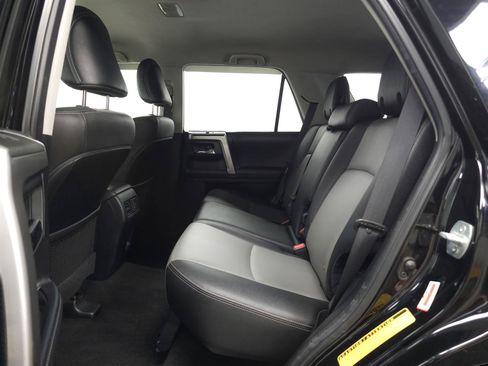 Used 2020 Toyota 4Runner SR5 Premium AWD/4WD image 5