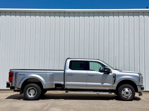 Certified 2024 Ford F350 Lariat w/ Chrome Package AWD/4WD image 7