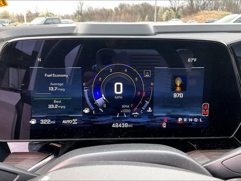 Used 2025 Chevrolet Suburban Z71 AWD/4WD image 13