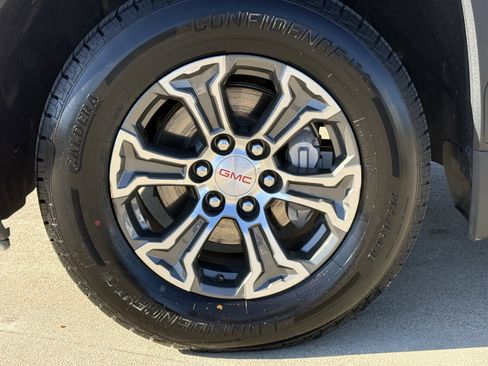 Used 2024 GMC Sierra 1500 SLT image 12