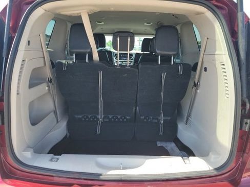 Used 2023 Chrysler Pacifica Touring-L FWD image 25