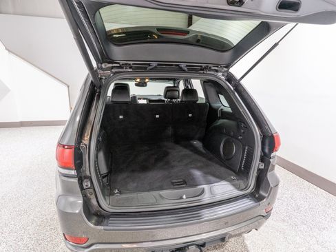 Used 2021 Jeep Grand Cherokee Laredo X AWD/4WD image 32