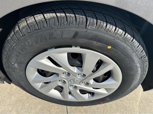 Used 2020 Hyundai Elantra SE w/ Cargo Package (C1) image 9