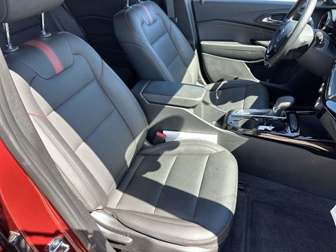 Used 2024 Chevrolet Trax RS w/ Driver Confidence Package image 28