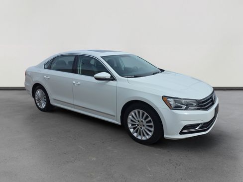 Used 2016 Volkswagen Passat 1.8T SE FWD image 7
