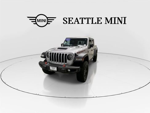 Used 2023 Jeep Gladiator Mojave w/ Cold Weather Group image 4