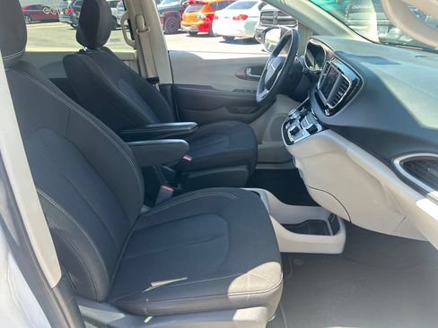 Used 2023 Chrysler Voyager LX FWD image 36