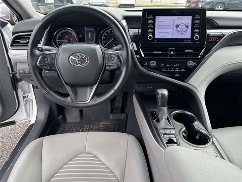 Certified 2023 Toyota Camry SE image 2