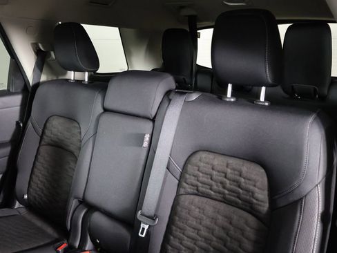 Used 2024 Nissan Pathfinder SV AWD/4WD image 30