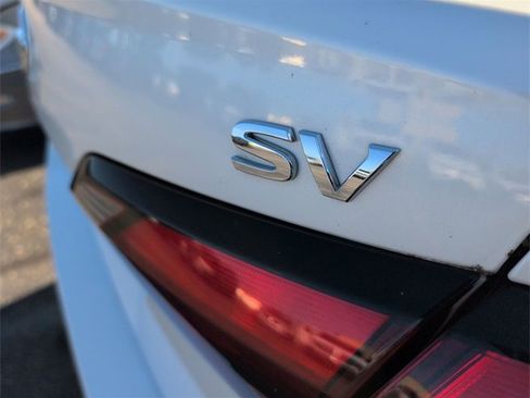 Used 2021 Nissan Versa SV image 7