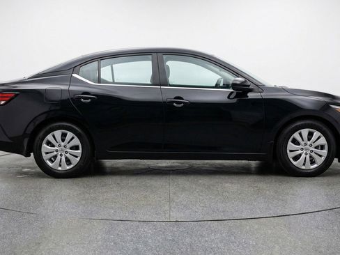Used 2025 Nissan Sentra S image 11