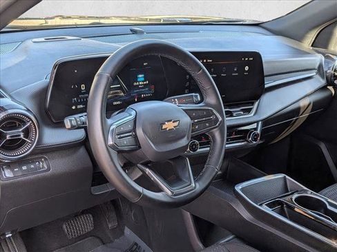 Used 2025 Chevrolet Equinox LT image 10