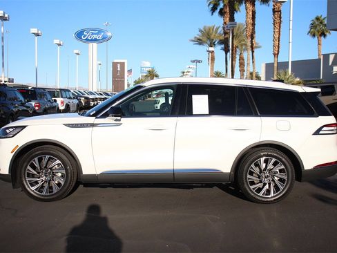 Certified 2025 Lincoln Aviator 2WD image 3