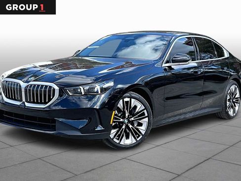 Used 2025 BMW 530i w/ Premium Package image 1