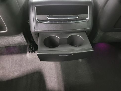 Used 2024 Cadillac Escalade ESV Premium Luxury image 25