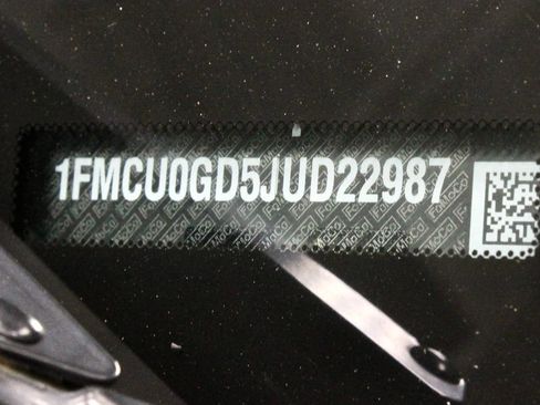 Used 2018 Ford Escape SE w/ Ford Safe & Smart Package FWD image 30