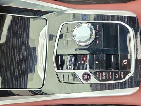 Used 2025 BMW X6 xDrive40i w/ Executive Package image 48