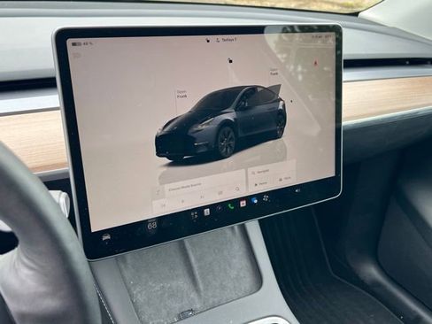 Used 2024 Tesla Model Y Long Range AWD/4WD image 12