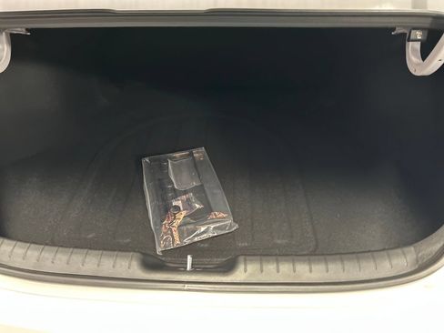 Used 2026 Hyundai Elantra SE FWD image 21