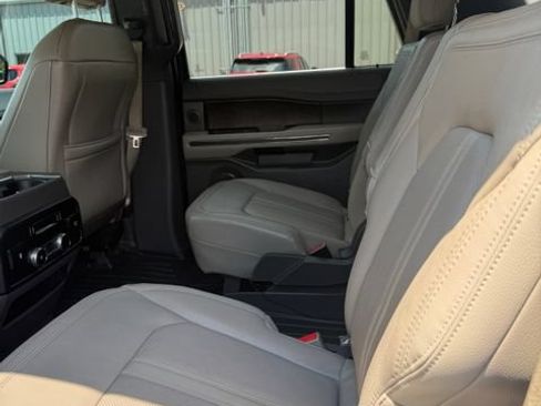 Used 2019 Ford Expedition Limited w/ Equipment Group 301A RWD image 11