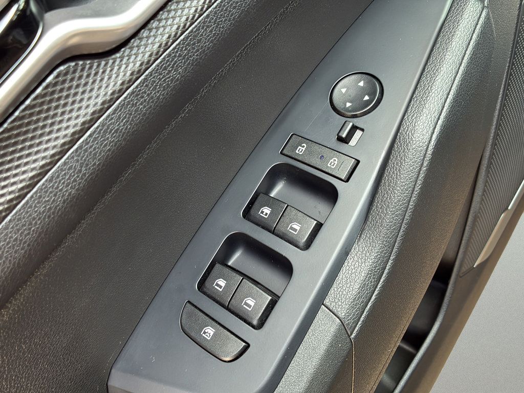 Used 2025 Kia Sportage LX FWD image 21