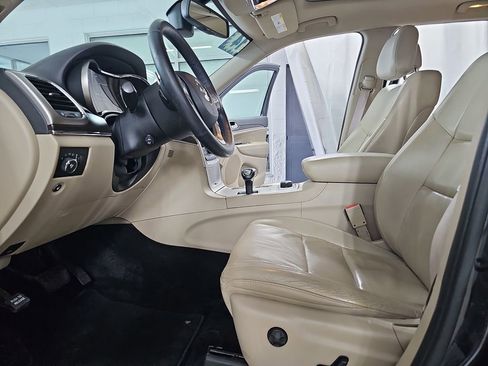Used 2014 Jeep Grand Cherokee Limited w/ Luxury Group II AWD/4WD image 18