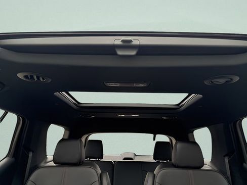 Used 2024 Chevrolet Traverse RS image 16