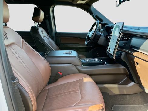 Used 2024 Ford Expedition Max King Ranch AWD/4WD image 31