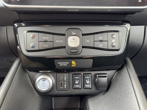 Used 2021 Nissan Leaf SV w/ SV Technology Package image 25