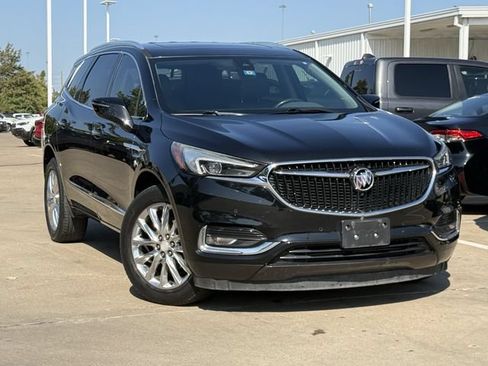 Used 2018 Buick Enclave Premium w/ Experience Buick Package FWD image 2