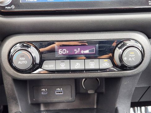 Used 2024 Nissan Kicks SR image 19