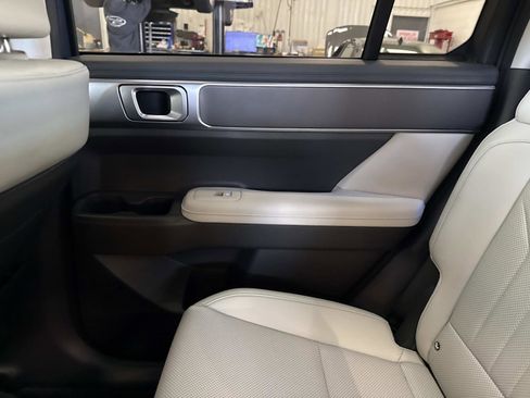 Certified 2025 Hyundai Santa Fe SEL image 15