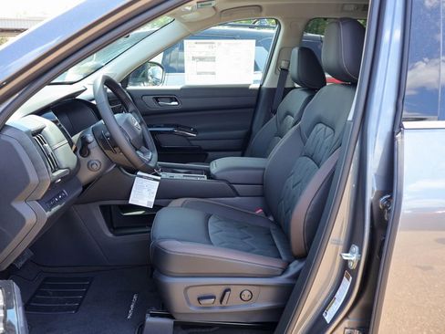 New 2026 Nissan Pathfinder Platinum FWD image 7
