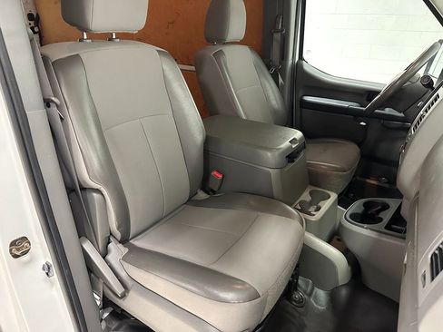Used 2018 Nissan NV 2500 SV w/ Rear Door Glass Package image 13