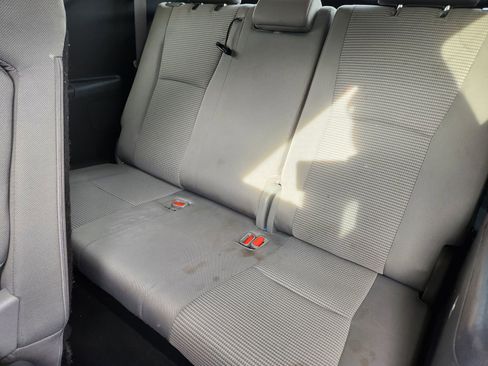 Used 2022 Toyota Highlander L image 33