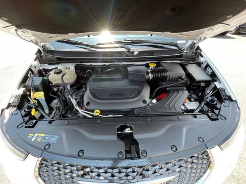 Used 2025 Chrysler Pacifica Select AWD/4WD image 33