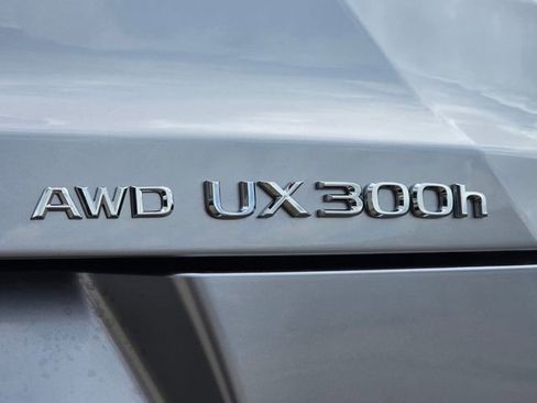 New 2026 Lexus UX 300h AWD image 9