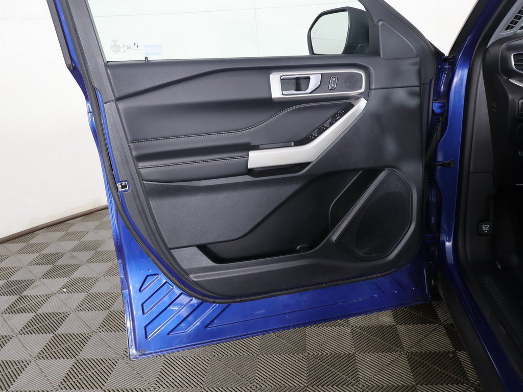 Used 2023 Ford Explorer XLT w/ Equipment Group 202A AWD/4WD image 22