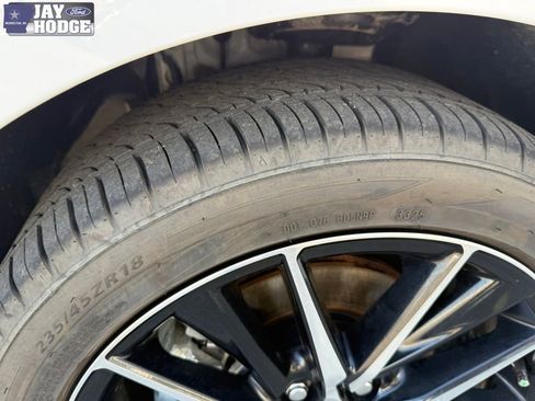 Used 2024 Toyota Camry SE w/ Convenience Package image 27